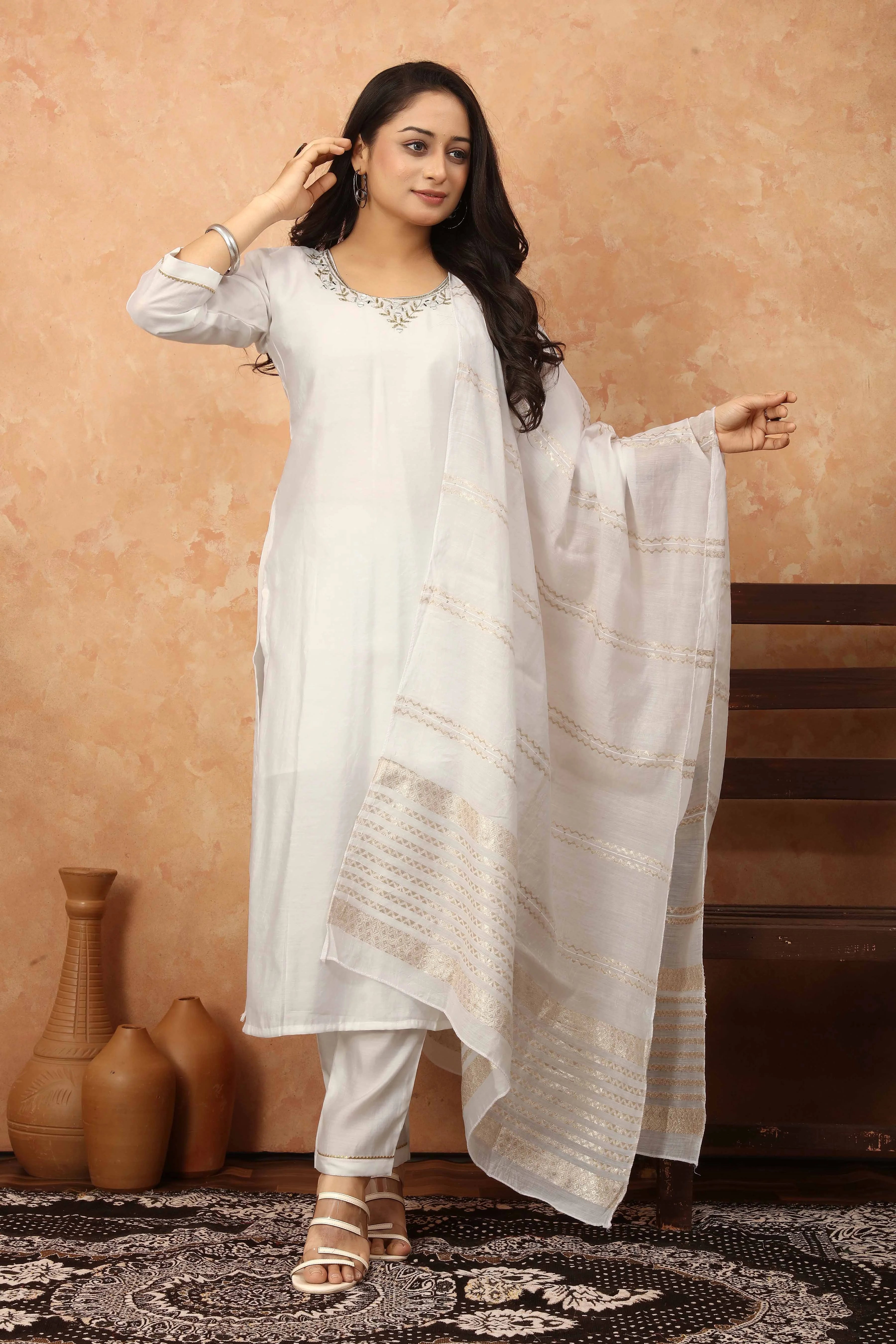 Ayuda Silk White