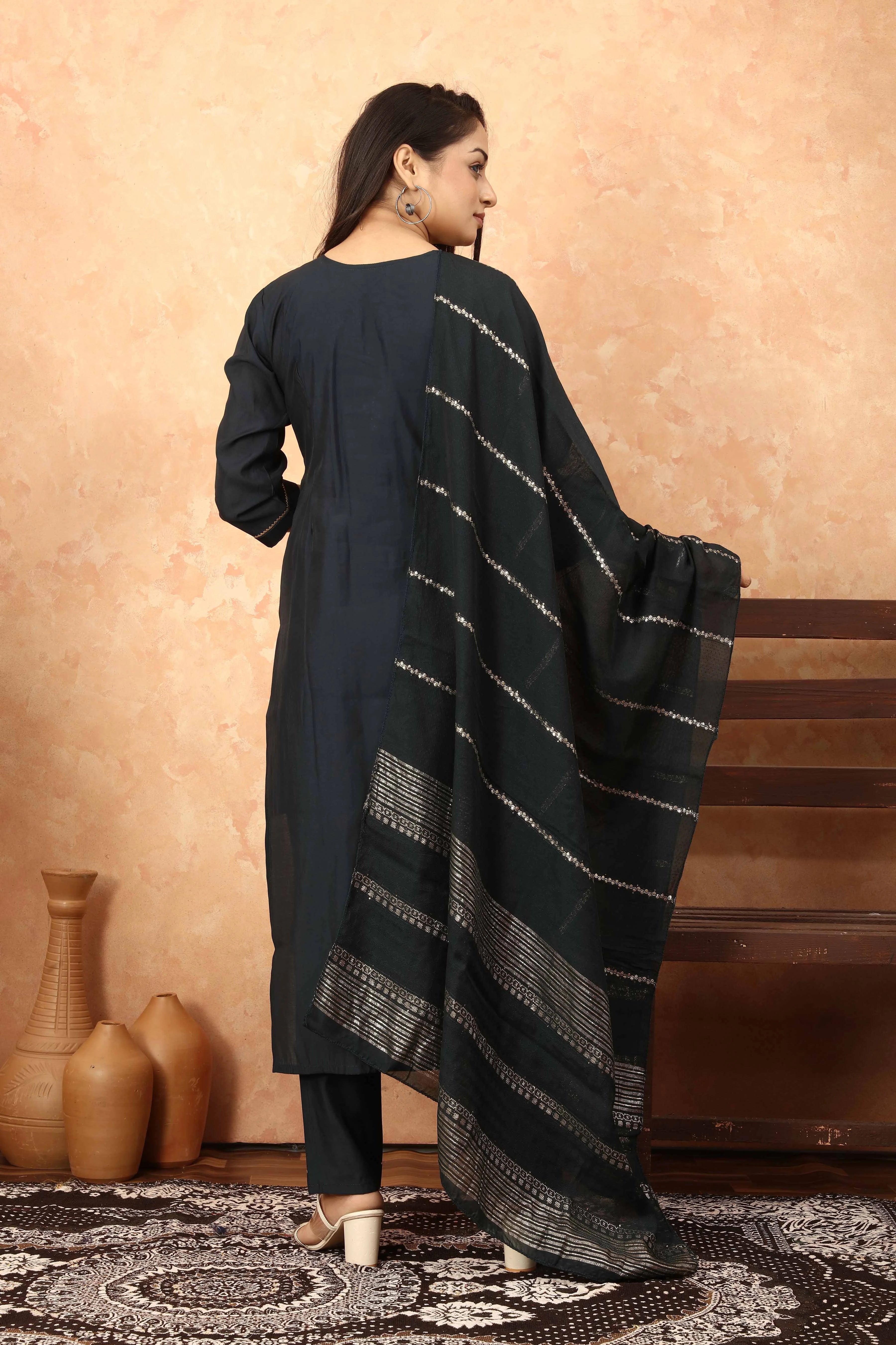 Ayuda Silk Black